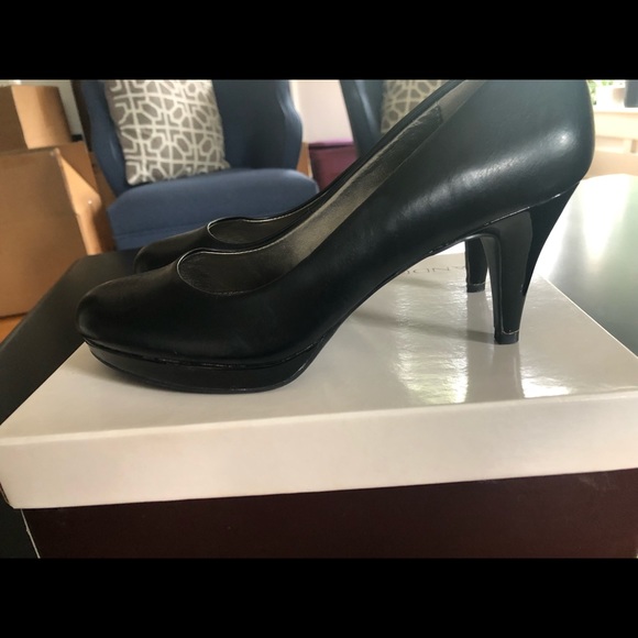 Bandolino “Myone” heels. NWOT size 8.5 - Picture 6 of 9